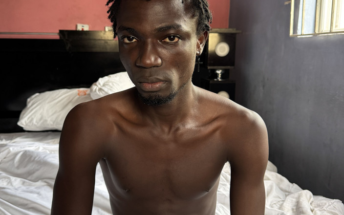 Sexy skinny: (část 2) Domácí: školník, který jsem potkal v hotelu, mě dobře ošukal.