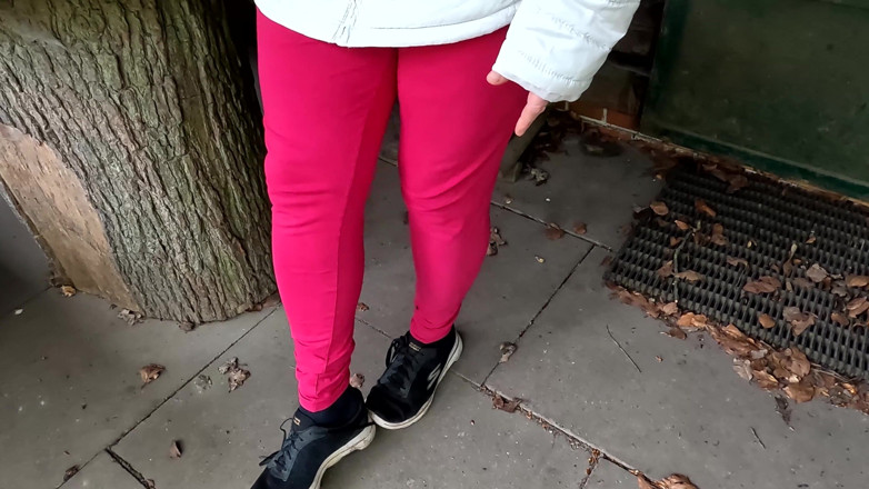 Bouncy Tits Action: Pull Labia Roughly