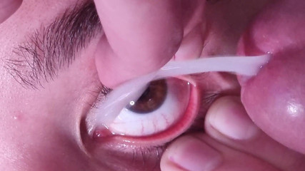 domslutfucker: Döl çöplüğü açık gözüne tam bir boşalma alıyor, konuşuyor