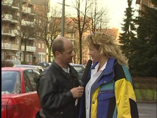 Lucky Cooch: Knubbig amatörflicka utomhusintervju