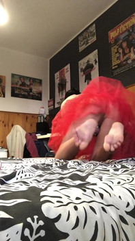 Miss Andreina, Reife Puppe in Rotem Kleid Und Füßen
