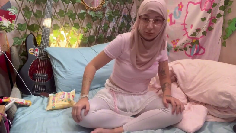lanalovacutie: Yoga in Hijab Day 16