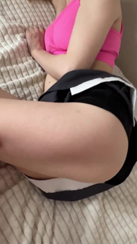 Awek dara 18 tahun manis Insta Godies dalam pandangan dekat pepek mendalam semasa berkelip dengan kamera 4K