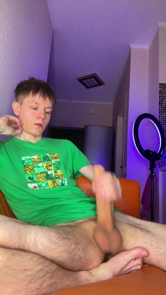 Morflot24: Zakar saya menjadi begitu keras apabila saya tahu awak sedang...