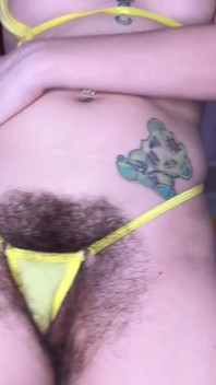 Kult bogini Microbikini