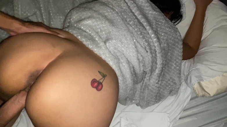 Yohamedi: Tuve Una Noche Loca Con Mi Prima En Su Habitación