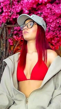 Latina Con Pelo Rojo Y Cabello Perfecto Solo Quiere Ser Follada Y Dejar Su Semen En Su Cuerpo