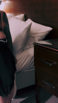 Empregada encontra vibrador de suas namoradas