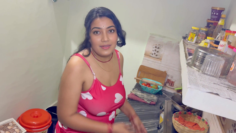 Hotty_ragini: Aku dientot habis-habisan sama istri sahabatku ragini bhabhi, video lengkap...