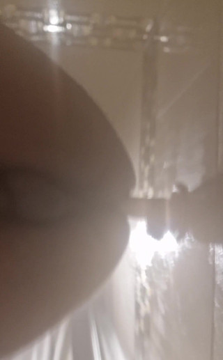 Sedusa: Hraní se sebou ve sprše !!