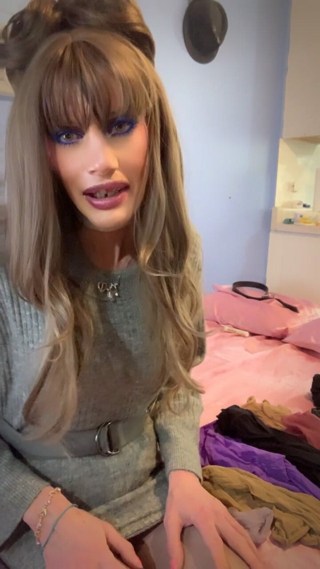 Teasing in My Soft and Shiny Black Pantyhose! (Vanessa hawks) Teasing in My Soft and Shiny Black Pantyhose! (Vanessa hawks)