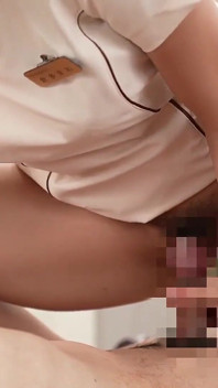 Kadınların kalçalarına masaj yapan erkekler estetik salonu 'her zaman yarı çıplak'. Bölüm 2