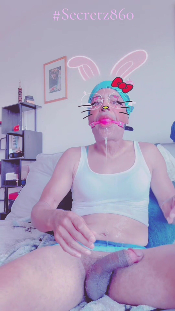 Creative Self Pleasure: Kris Reelz - อุดปากลูกบอลไปทั่วตัวเอง