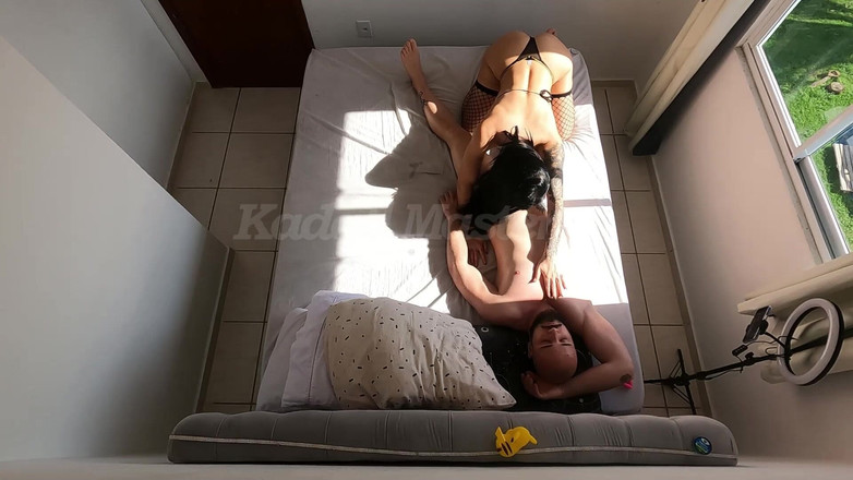 Kadall Master: 私たちは朝を、欲情に満ちた親密なマッサージのやり取りから始まり、最後にフェラチオで締めくくった