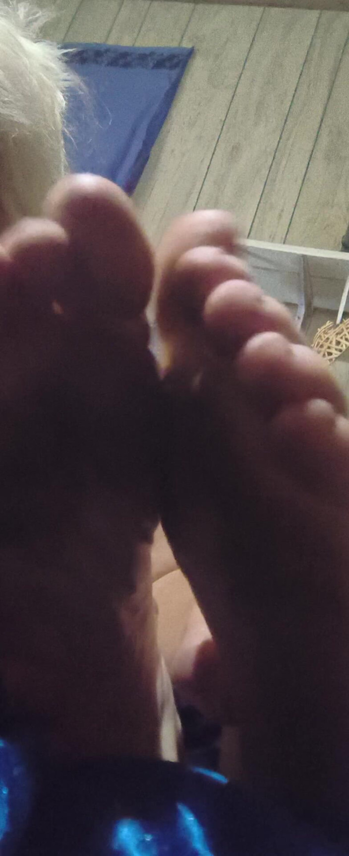 HerculesnVENUS: I piedi dei miei maritino sono pronti a scopare e...
