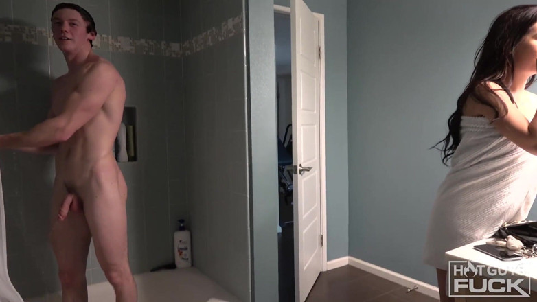 Hot Guys Fuck: Country boy gets a taste of popular girl pussy