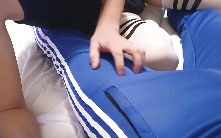 ArchiRusik: Twink se baña en el semen de papá! Mucho esperma!
