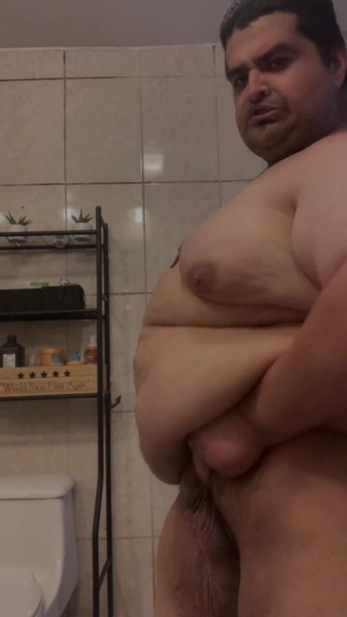 Chubbytits16: Wie wil er met mijn kleine pik en grote tieten...