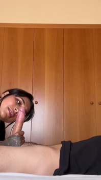Enfermera Culona Le Saca La Leche a Su Paciente Cuando El Doctor No Está- Yasmina Khan