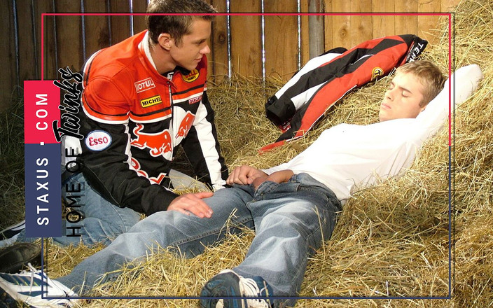 Staxus: Home of Twinks: STAXUS :: chicos rubios follan duro !!