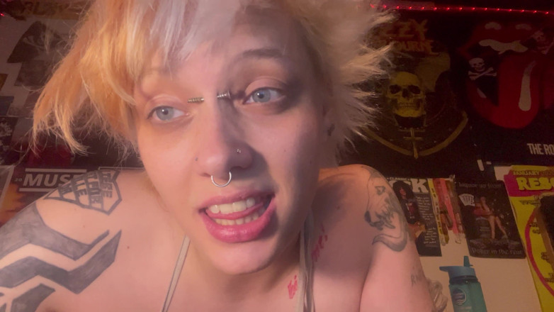 Glitterqueen1999: Fată gotică fără fără machiaj! Limba dinți 