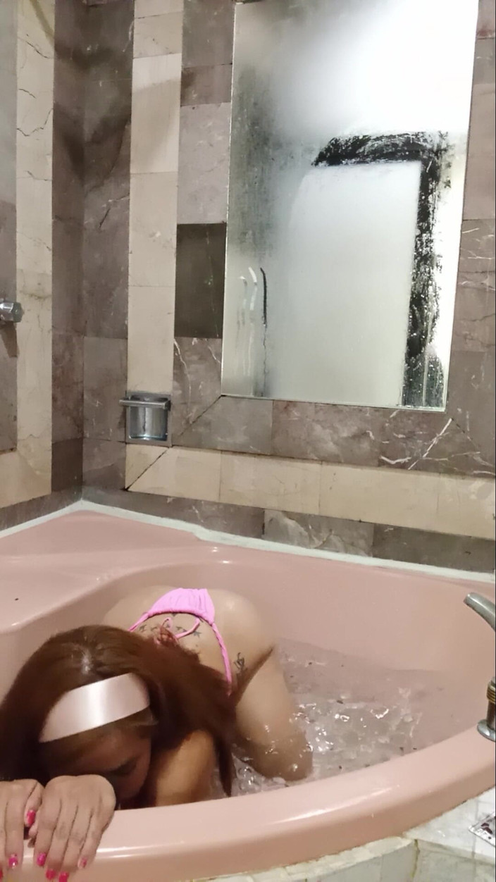 Los Chapis: Một Squirt phong phú trong bể sục