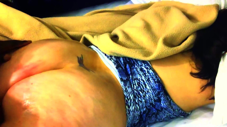 TrotzillaTheGod: Краля з блідою дупою приймає величезний камшот на обличчя від чорношкірого господаря