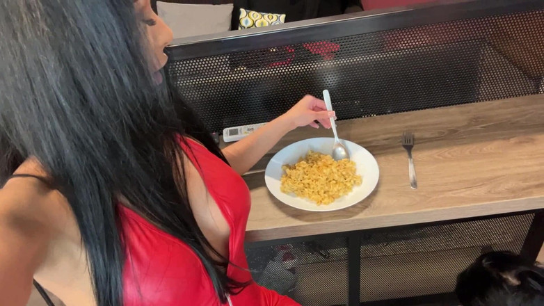 Femdom Austria: 펨돔 팟캐스트 먹이주기