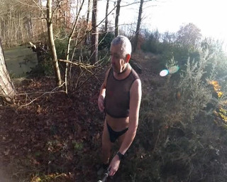 Andy: Una fredda giornata nei boschi