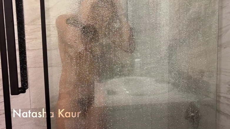 Natasha Kaur: Pov: kamu nontonin aku lagi mandi &amp; aku bersih-bersih setelah mandi