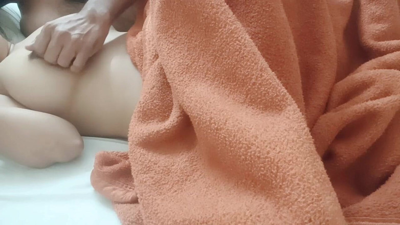 William Wallace: デシの女の子モナと彼氏が早朝のセックスを楽しむ