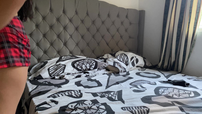 Yohamedi: 선생님의 대물 자지를 찾아가는 어린 학생