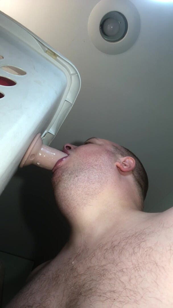 Charlieboy69: Djup hals 8 tum dildo king kuk