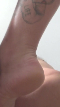 Giantess Sole Licking