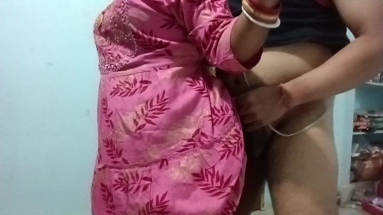 Hot N Sexy: Bhabi India berkahwin berkongkek panas dengan kawan