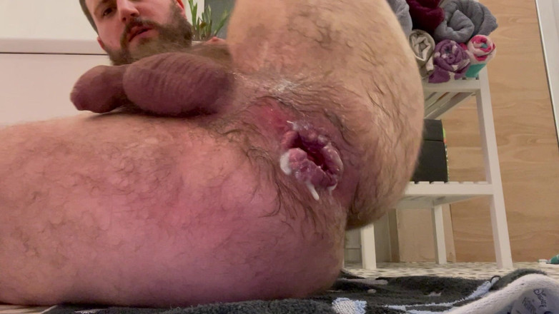 Slutty Samuel: Îmi întind gaura