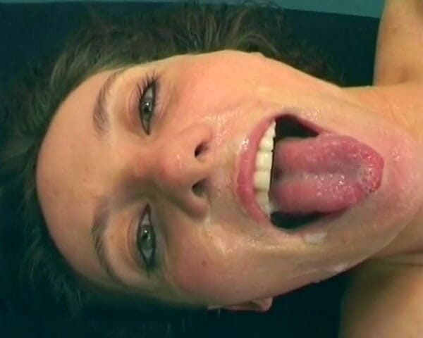 Deutsche Frauen: Top-class German Stepmom Swallows a Huge Load of Cum in...