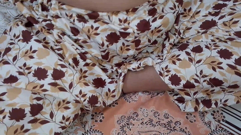 QueenbeautyQB: Sasur Bahu - Seeing His Beautiful Daughter-in-law Alone, His Father-in-law Came...