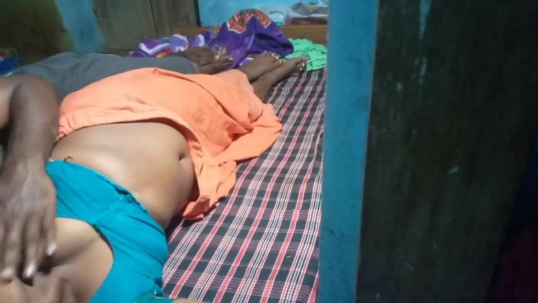 Desi palace: Индийская бхабхи получает жесткий трах