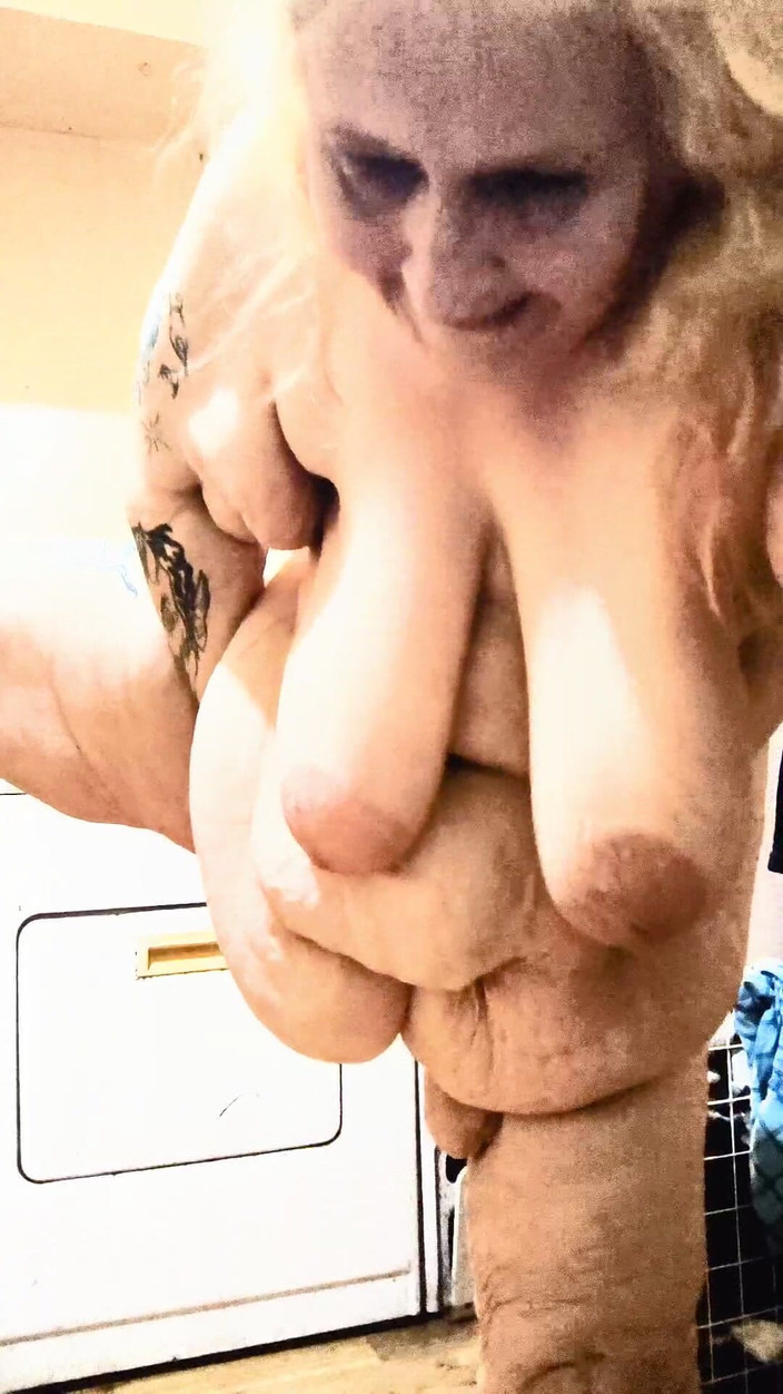 HerculesnVENUS: 그는 내가 U와 함께 새로운 것을 시도하고 싶다고 말했습니다.