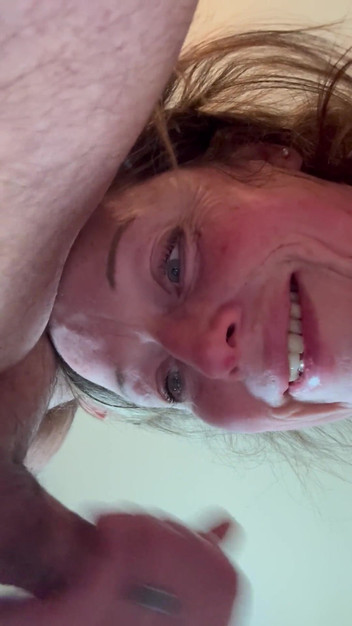 Bonewizzard69: Depravada chupando polla milf de cerca, anillo de polla y...