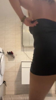 Blonde seksi dan berpakaian lateks hitam xxx