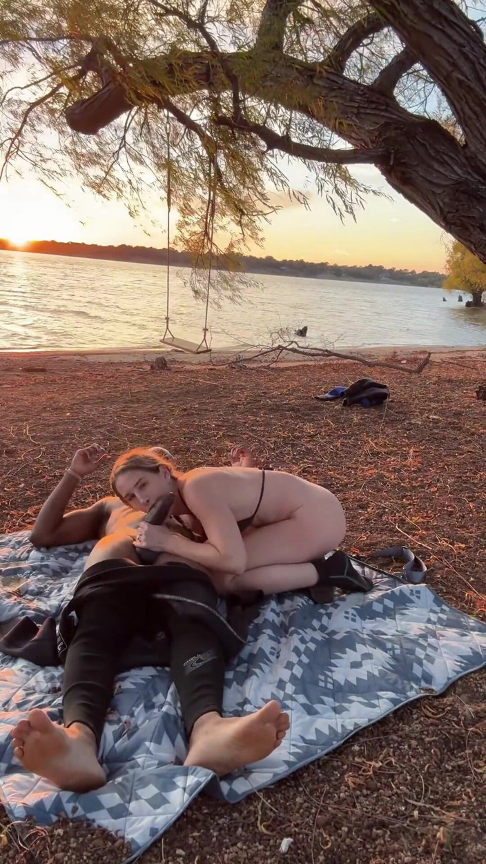 Jackrackemxxx: 海盗在荒岛上乱搞荡妇