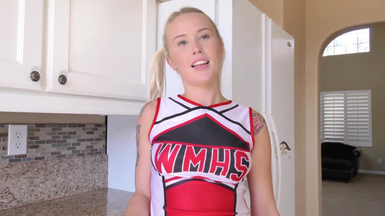 Hefburg: Cute Petite Cheerleader Loves It Ruff