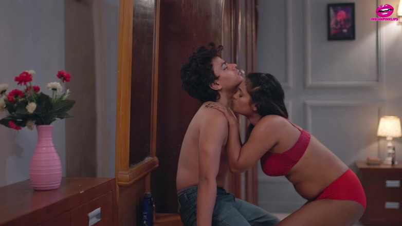 Indianpinklips: Devar застукали бхабхи за плохо обнаженной