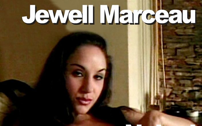 Edge Interactive Publishing: Jewell Marceau si masturba nuda con un dildo