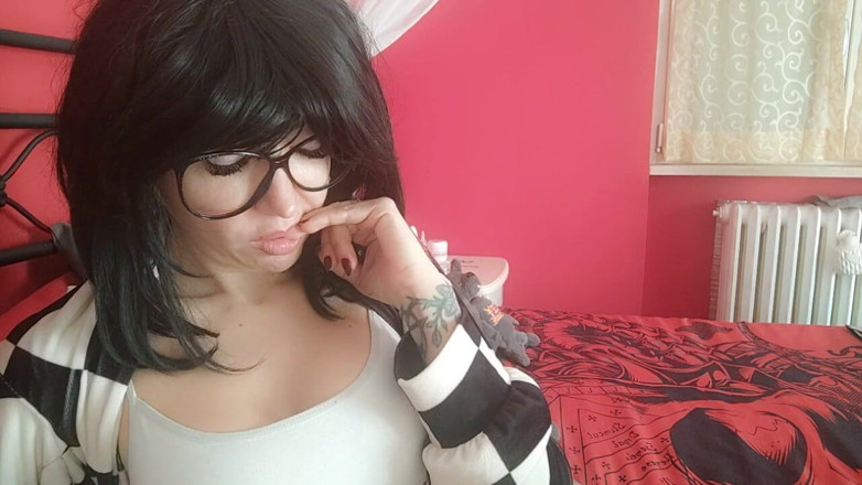 savannahamatoriale: she bangs, she burps!