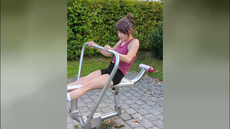 TV_Helena: Treino ao ar livre com vibrador de bunda e pau!...