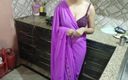 Saara Bhabhi: Hindi sexgeschichte rollenspiel - desi indische stiefmutter überrascht ihren stiefsohn Vivek an...