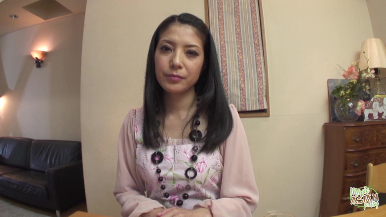 Magic Asian Pussy: Большие натуральные тела этой самки покачивались, так как ее волосатые были твердыми